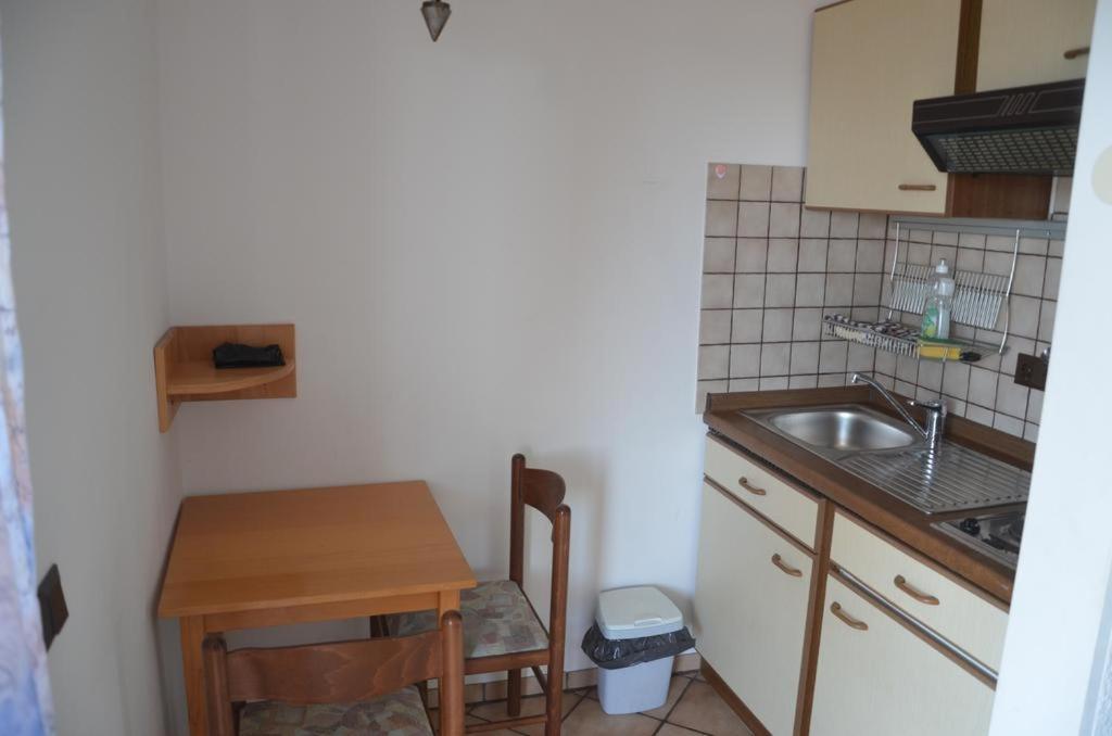 Apartmani Kemac Stara Novalja Exterior foto